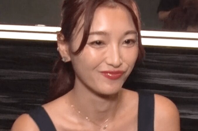 木下優樹菜がキャバ嬢デビュー！ 胸元あらわなミニドレス姿に「エロい格好してくれてる」の声 1枚目