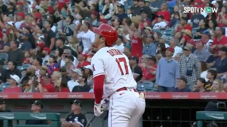 大谷翔平を抑えるのはもはや不可能？ 確信歩きの完璧127メートル弾にファンあ然「打球見えなかった」「ありえないんですけど」「やばいホームランすぎる」「普通にひくわ」