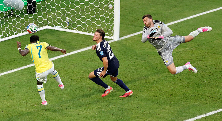 【写真・画像】【W杯】スコットランドGK、まさかの痛恨プレーに楢崎正剛氏「出なくていい」厳しい指摘…GK目線で失点シーンへ見解　1枚目