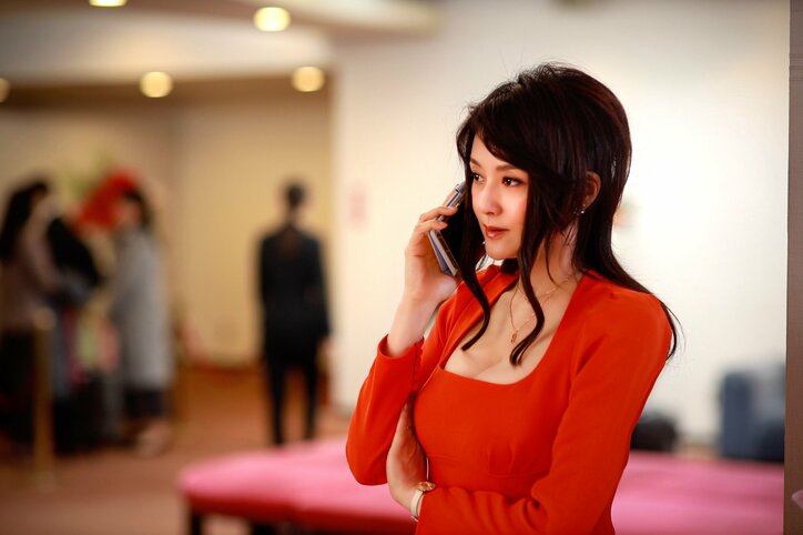 【写真・画像】“セクシーすぎる隣人”藤原紀香との「パイパイパーティー」にネット大盛り上がり「藤原紀香の正しい使い方」「やっぱ天才」『離婚しない男』　1枚目