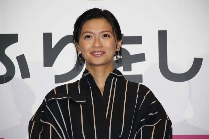榮倉奈々 鈴木えみとの久々 えみなな ショット公開にファン歓喜 超絶かわいい ほんと最高 話題 Abema Times