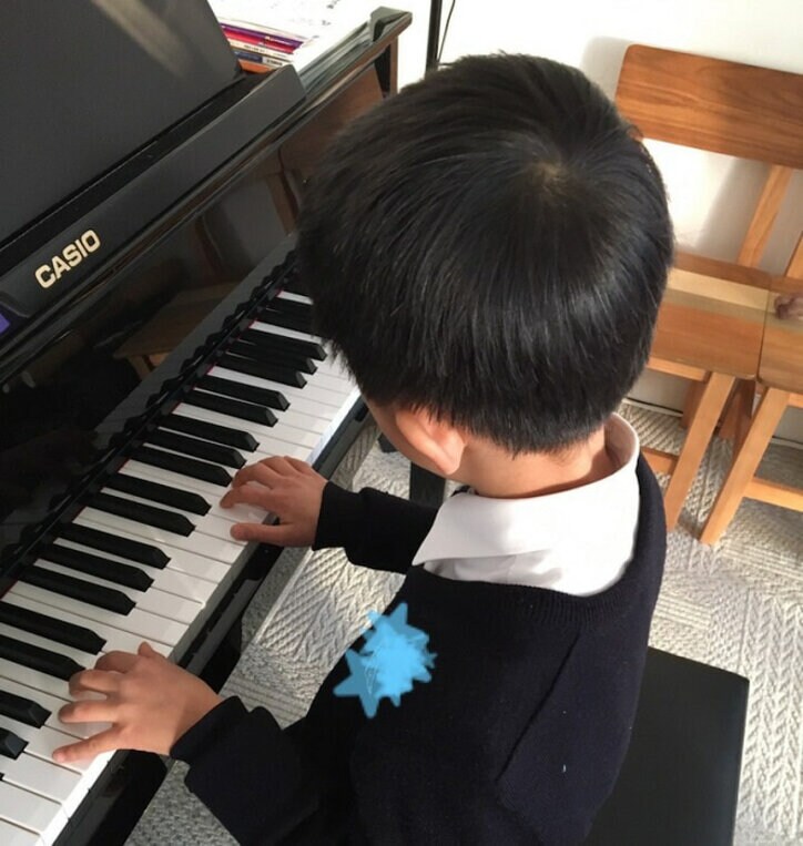 市川海老蔵 ピアノを弾く息子の姿を公開 新鮮 かっこいい の声 話題 Abema Times 市川海老蔵 ピアノを弾く息子の姿を公開 新鮮 かっこいい の声 話題 Abema Times