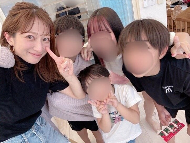 【写真・画像】 辻希美、母の日のサプライズに大号泣「私をママにしてくれた子ども達に心から感謝しかない」 　1枚目