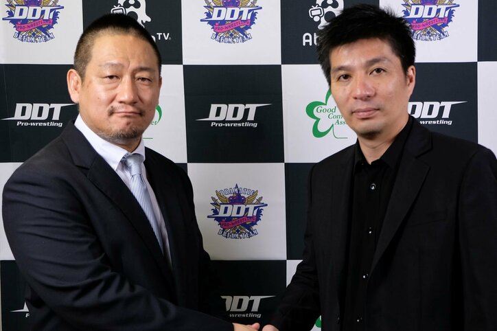 男色ディーノ、サイバー藤田社長の唇を奪う！男性社員も被害者に  サイバーエージェント社内「路上プロレス」決定