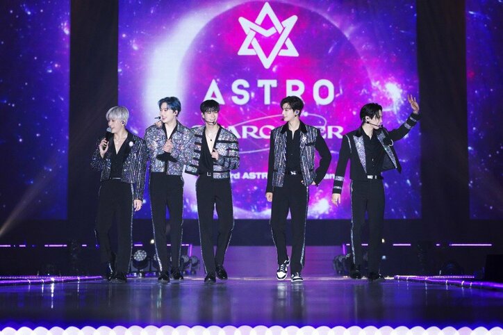 韓国の6人組ボーイズグループ【ASTRO】待望の日本公演で4万人を動員！最大キャパシティの観客を前にメンバーたちも感無量