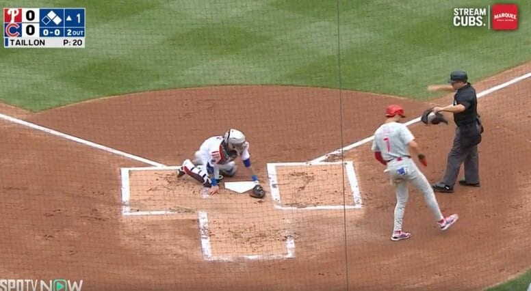 えっ… ランナーが消えた？ 一体、何が起きた…！？ 美しすぎる“神スライディング”で本塁生還　捕手が絶望… MLB屈指の爆速男の走塁が話題に