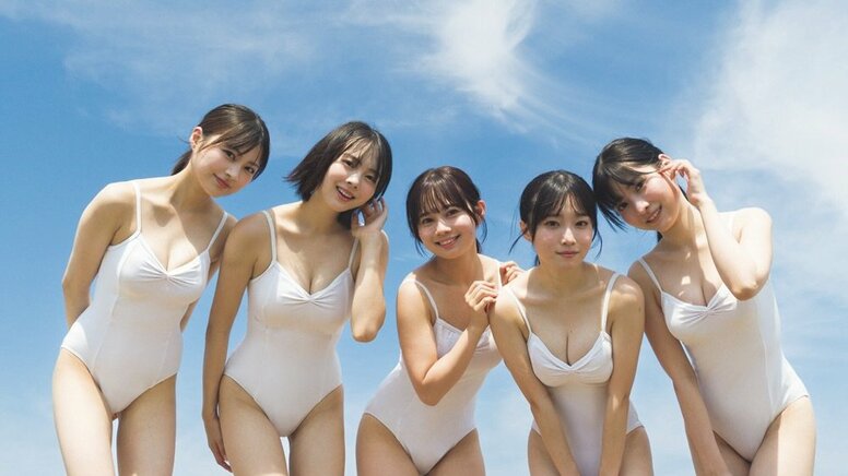アイドルグループ「#ババババンビ」の5人が水着で全員集合 『週プレ』グラビア登場