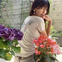 工藤静香の美しさ漂う“蝶々コーデ”オフショットに反響 「可愛さが溢れんばかり」「癒される」