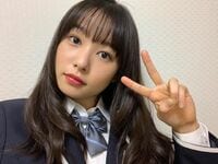 桜井日奈子の制服姿にファン絶賛「今日も可愛すぎる」「現役でいける」