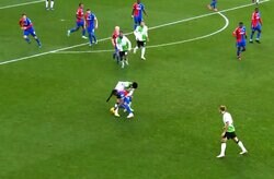 「らしいプレー出た」遠藤航が“デュエル王”ぶりを発揮した瞬間！ピンチを未然に防いだチャージに「これが仕事」「ナイスよ」など称賛の声