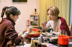 塩野瑛久、妻・足立梨花の手料理で苦手な食べ物を克服？「喜んでもらえて幸せ」『私たち結婚しました2』第8話