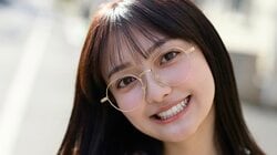 ミスマガジン2025審査員特別賞・まるやそら、編み物する“休日のひとこま” ヤンマガWeb「ミスマガのアソビバ！」