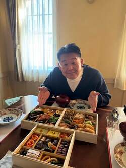  花田虎上、豪華おせちと妻の特製お雑煮を堪能「出汁が効いて美味しかったです」 