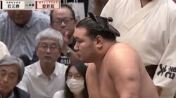 「いくら稼いだ？」横綱・豊昇龍、10連勝を決めた一番の懸賞が「厚み半端ねぇ！」視聴者騒然