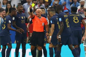 【W杯】フランスサポーターが決勝“再試合”を要求！　20万人が署名「審判団が完全に買収されていた」