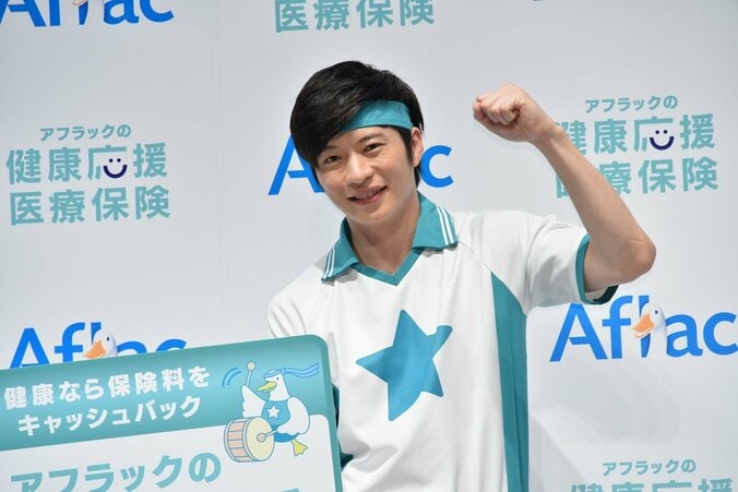 田中圭、CM撮影もおっさんずラブ状態！？「いい匂い」であばれる君ドキドキ 1枚目