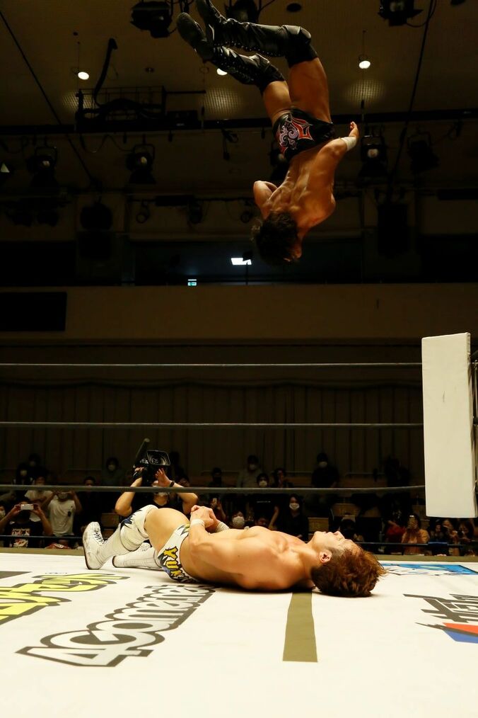 「俺は根に持つタイプ」DDT王者・遠藤、“因縁”ケニー・オメガとの防衛戦をアピール 2枚目