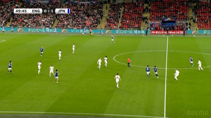 鎌田大地が「ピルロみたい」華麗な“30mフィード”に騒然！イングランドを切り裂き「ほんとイーフト」「魔法の右足」の声 4枚目
