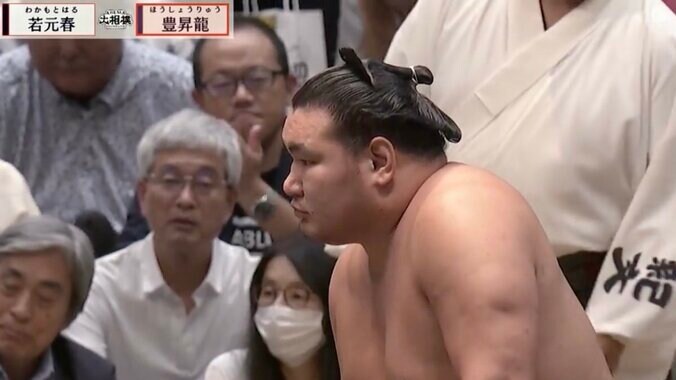 【写真・画像】「いくら稼いだ？」横綱・豊昇龍、10連勝を決めた一番の懸賞が「厚み半端ねぇ！」視聴者騒然　1枚目