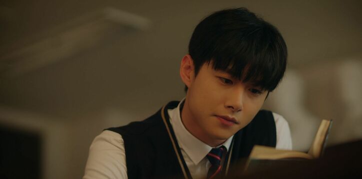 親友と同じ人を好きに…新人女優カン・ヘウォン演じる学級委員の選択に驚きの声「このドラマ最強！」WEB漫画原作ドラマ『青春ブロッサム』3話＆4話