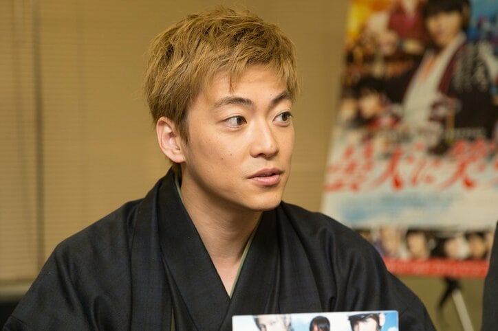 『曇天に笑う』犲インタビュー　大東駿介、メンバーは「寝ても覚めても一緒。異常なほどの仲のよさだった」と明かす