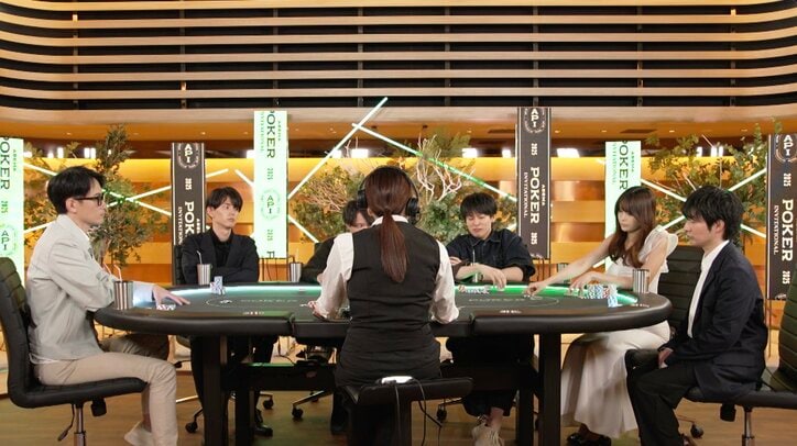 【映像】美人すぎるポーカー女王、“渾身のストレート”に笑顔