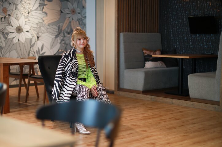 【写真・画像】子役の母親に手を出す狡猾なマネージャー…“不倫妻”篠田麻里子への“間男”小池徹平のベッドでの誘導尋問が怖い　3枚目