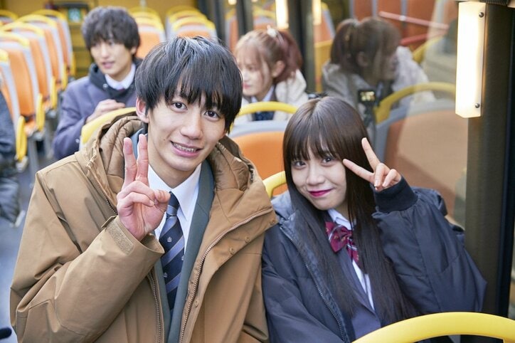 『恋ステ 2021冬Tokyo』ななか×ヒナ×ひまり×みさ×ここインタビュー ここのおばあちゃんはとらい推し！学校で人気のメンバーは？