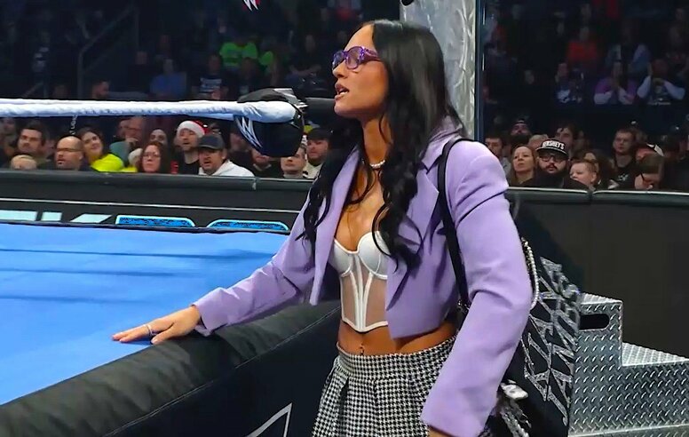 美人秘書レスラー、“行き過ぎた”行為にレフェリー驚き 試合後にリング上で“まさか”の振る舞い