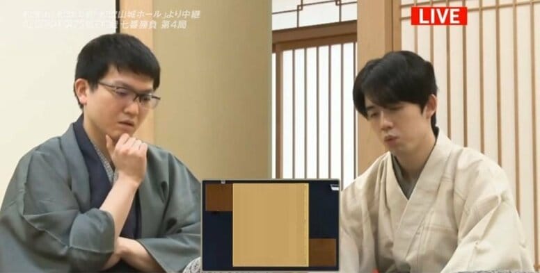 「魂が抜けてる」藤井聡太王将、投了直前の“扇子回し”に心配の声続々「気持ちを静めようとしてる」「しょんぼり…」