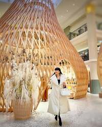 AHN MIKA『パリ〜PFW５日目・HERMESセーヴル店』