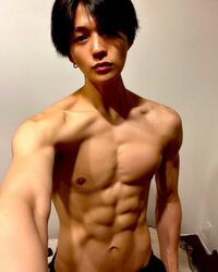 FANTASTICS八木勇征の“肉体美ショット”にファン歓喜 「いい男」「CGかと思うくらい綺麗」