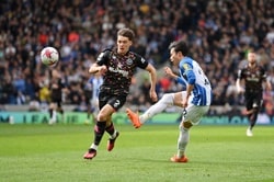 プレミア日本人最多得点記録更新の三笘薫を地元メディアが称賛「常に危険」