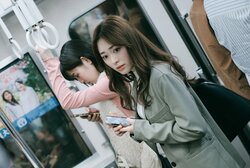 無差別刺傷事件の犯人は同級生か…正義感が刃となる週刊誌記者がリアルで怖い『透明なわたしたち』