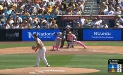 一体、何が起きた…！？ ダルビッシュ、もはや意味不明　打者が膝から崩れ落ちた… ありえない落差の“魔球”がエグすぎると話題に「これは打てない」「恐ろしい幻惑投球」