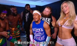 美女レスラーも大男も大興奮！ 日本人レスラーの“謎ダンス”が話題 「これが有名な…」皆揃って笑顔に