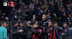 スタジアム騒然！王者・バイエルンから大量得点でフルボッコ　カイザー・長谷部誠がゴール直後に見せた“超激レアシーン” ベンチが大変なことに…