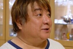 彦摩呂、愛犬2匹と暮らす自宅と手料理を公開「宝石箱や〜」誕生のきっかけも告白