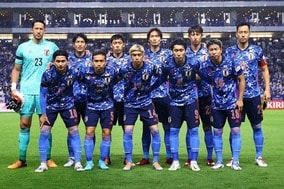 「めっちゃかっけぇ」“ORIGAMI”デザインの日本代表新ユニホームにファン大興奮！ 「アウェーもドイツ代表みたいで良い」