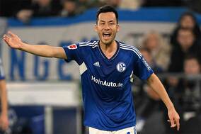 吉田麻也、シャルケと契約更新の条件は？　ドイツ紙注目「残留を勝ち取ることができれば…」