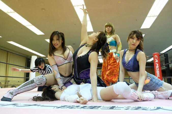 前哨戦は“大人系”グラビアトリオで快勝　“可能姉妹”、東京女子タッグ王座奪取なるか？ 1枚目