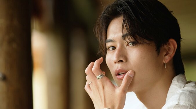 【写真・画像】「10分で好きにさせます」イケメン美容師、水着美女との恋愛に自信満々「バリチャラいぞ」ニューヨーク屋敷も衝撃 　1枚目