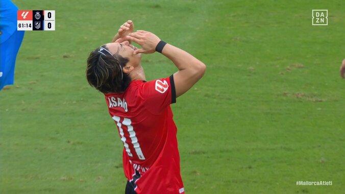 「いい飛び出しだったけど…」浅野拓磨、絶妙飛び出しからのヘディングシュートを外し「次は決めてくれ」 4枚目