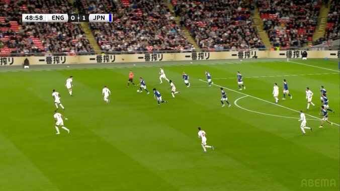 「積んでるエンジンが違う」佐野海舟、4m後方から“爆速ダッシュ”で神回収！「カンテいるわ」イングランド封殺で騒然 4枚目