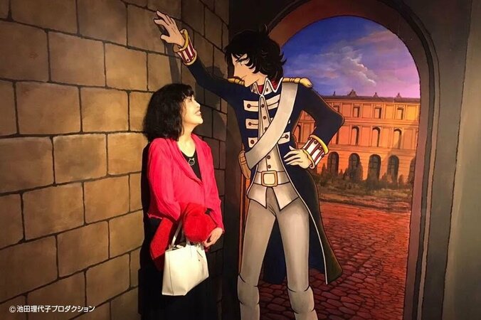 アンドレの壁ドン、オスカルのお姫様抱っこを体験！  「ベルばらの部屋リターンズ」横浜で開催 3枚目