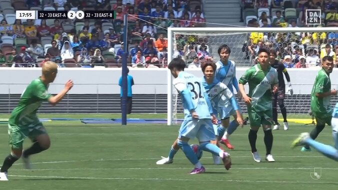 【映像】圧巻ボール奪取からの超絶スルーパス