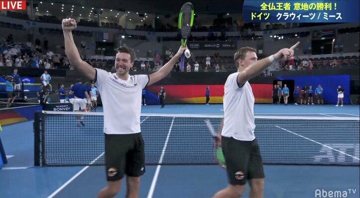 試合中に親子(師弟)関係にヒビ、父の目に涙…不満爆発の息子が放った言葉に…【ATPカップ】