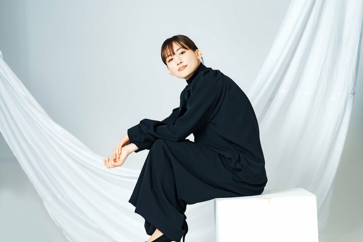 綾瀬はるかインタビュー 女優業は「ワクワクがなくなったら終わり」隙間時間はブルース・リーのアクション鑑賞