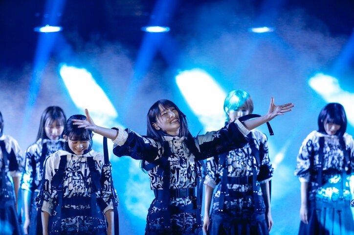 欅坂46、笑顔と涙あふれたラストライブで5年間の歴史に幕 新たな坂を駆け上がる“櫻坂46”が誕生