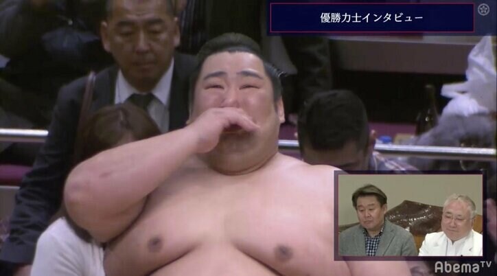視聴者も「新鮮なインタビュー」と大絶賛　優勝・徳勝龍とNHKアナによる絶妙な会話の“パス回し”